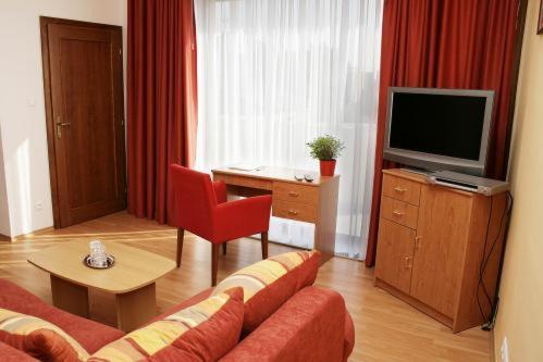 Hotel Maxim Svätý Jur Exterior foto
