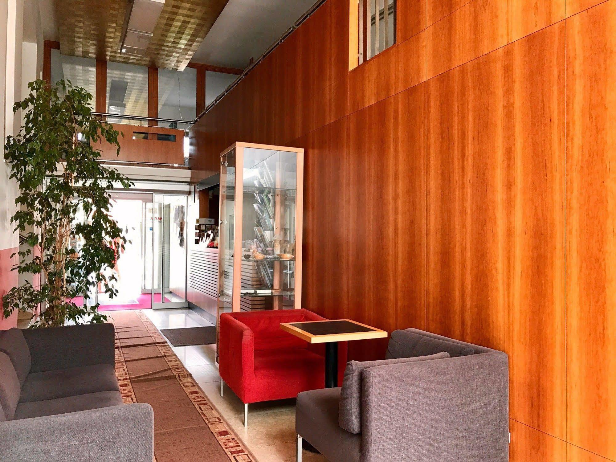 Hotel Maxim Svätý Jur Exterior foto